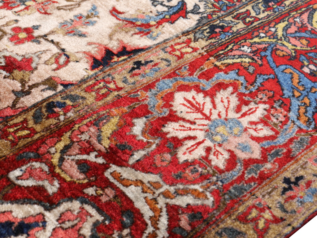 Isfahan Antik Teppich mit Abrash