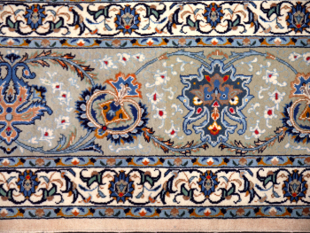 Preview: Kashan rug 14.3 x 10.4 ft from the movie Spencer