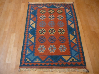 12545 Kilim rug Iran / Persia 3.9 x 2.6 ft / 120 x 80 cm
