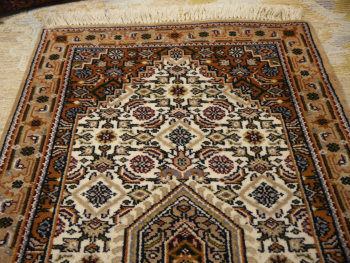 Bidjar Herati rug India 4.7 x 2.4 ft / 144 x 73 cm Hand knotted in India Pile: 100% wool Very dense quality Fair Trade Rug / Label Step 13662