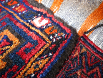 Bachtiari Soumak Sattel Teppich alt 118 x 102 cm handgeknüpft, handgewebt und handbestickt.