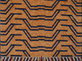 Preview: Erleben Sie die Ausstrahlung des Tibetischen Tiger Teppichs. Hergestellt aus hochwertiger Naturwolle - Tradition und zeitlose Eleganz. 16084