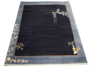 Preview: Eleganter chinesischer Teppich Peking-Stil im Maß 244x200 cm, tibetische Knüpftechnik dunkelblau.