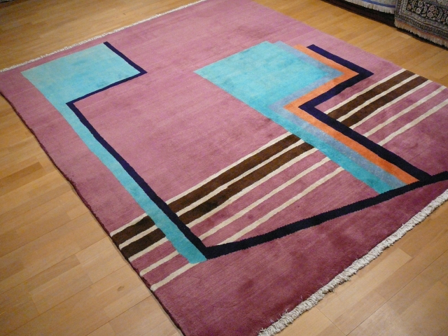 Shop vintage Bauhaus rug 254x200 cm (8.3x6.6 ft). Hand-knotted wool, cotton base, geometric floral design. Unique one-of-a-kind vintage carpet. 09534