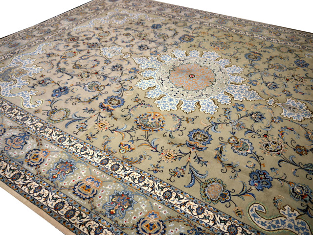 Kashan rug 14.3 x 10.4 ft from the movie Spencer