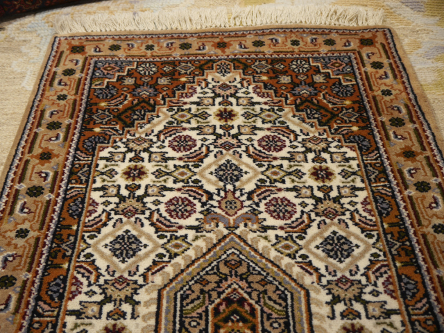 Bidjar Herati rug India 4.7 x 2.4 ft / 144 x 73 cm Hand knotted in India Pile: 100% wool Very dense quality Fair Trade Rug / Label Step 13662