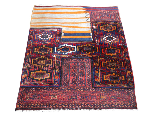 Bachtiari Soumak Sattel Teppich alt 118 x 102 cm handgeknüpft, handgewebt und handbestickt.