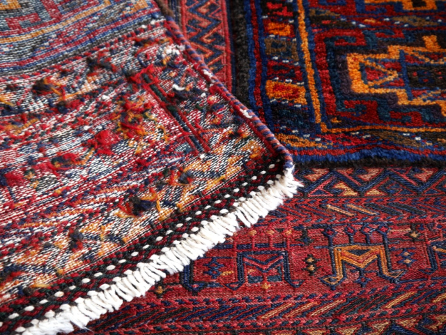 Bachtiari Soumak Sattel Teppich alt 118 x 102 cm handgeknüpft, handgewebt und handbestickt.