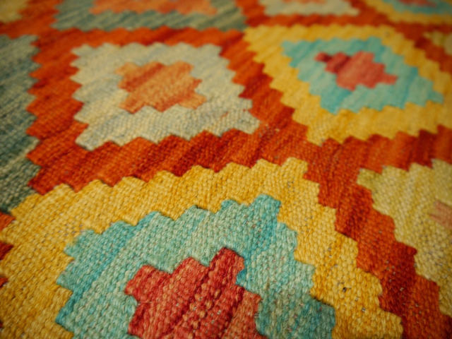 15990 Kelim 140 x 104 cm Teppich handgewebt aus Wolle 100x150