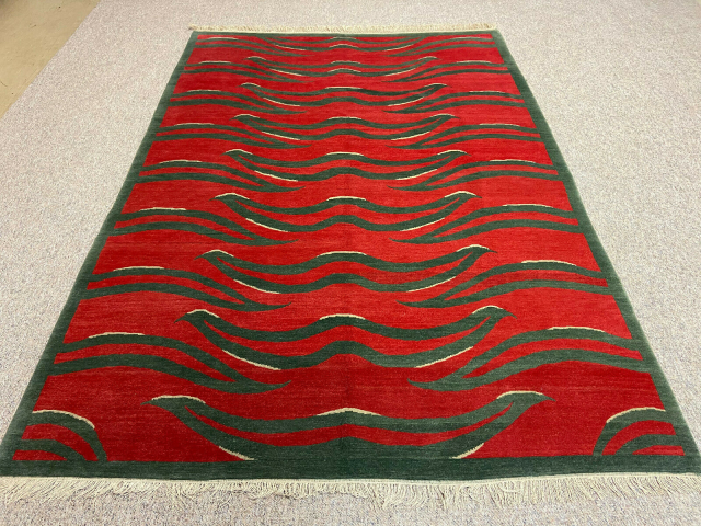 Tibet Teppich Tiger 270 x 190 cm aus Wolle, Designerteppich 16042. Tiger Teppiche werden in Nepal von exzellenten Knüpfern hergestellt. Djoharian Collection