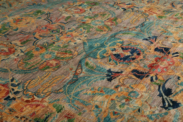 Polonaise Royal Mughal rug 8x10 ft - 250 x 300 cm in a subtle pattern and design - ideal for the living room or dining room. Djoharian Rugs Collection 16463059