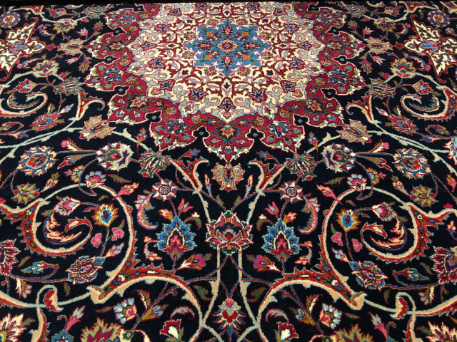 Mashhad Amoghli Teppich 360 x 265 cm signiert