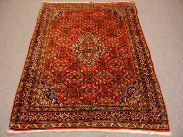 14567 Bidjar rug Iran / Persia 5.2 x 3.7 ft / 159 x 114 cm